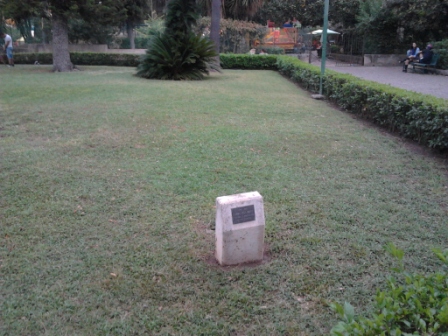 le "non" arbre de la liberté du bicentenaire de la révolution française à Palerme 